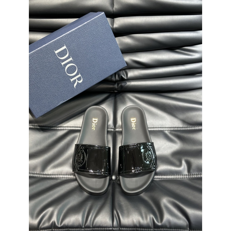 ch**an D*or slippers
